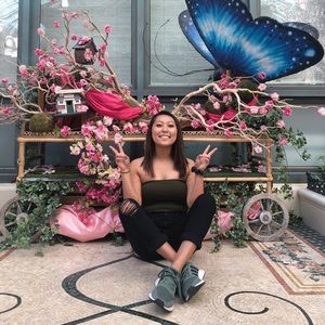 Meet your Posher, Leslie